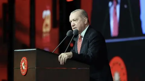 Cumhurbaşkanı Erdoğan’dan "Türk Dünyası Yüzyılı: Dayanışmadan Bütünleşmeye" başlıklı makale