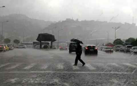 Meteoroloji Erzincan'da 40-60 km/s rüzgar ve sağanak yağış bekliyor