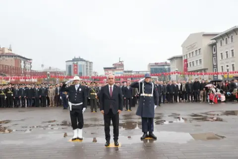 Cumhuriyet Bayramı kutlamaları başladı