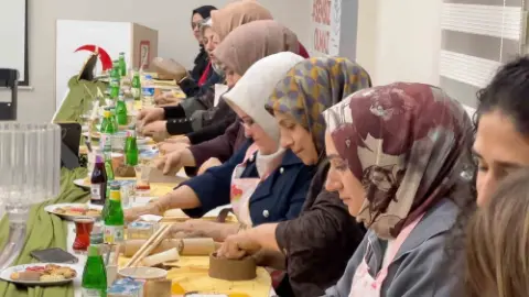 Kızılay Kadın Ağrı’dan 81 İl 81 Aşevi Projesi’ne destek