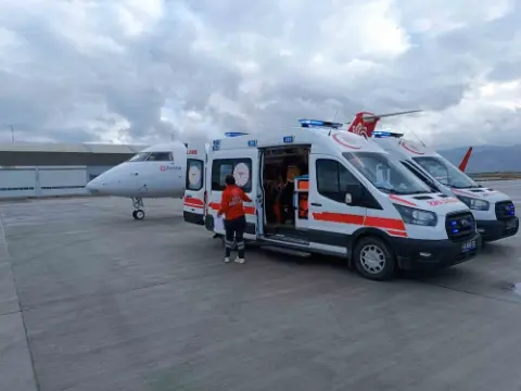 Muş'ta tedavi gören 20 haftalık Ertuğrul bebek uçak ambulansla İstanbul'a sevk edildi