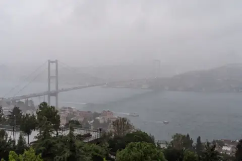 Meteoroloji Genel Müdürlüğü'nden Sağanak Yağış ve Sis Uyarısı