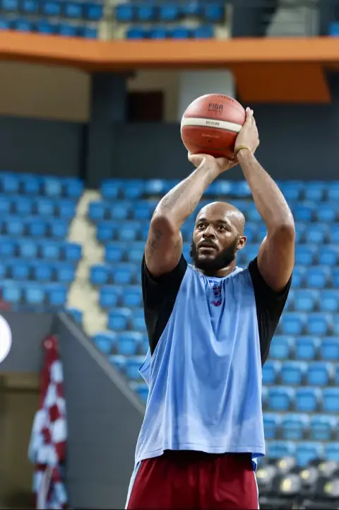 Trabzonspor Basketbol Takımı’nın yıldızı Tillman’ın hedefi çifte şampiyonluk