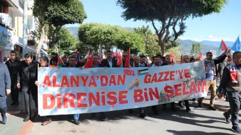 Alanya’da Binlerce Kişi’gazze’ İçin Yürüdü