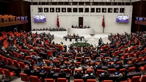 YENİ Parti Mekke Anlaşması için kararını verdi