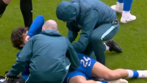 | Brighton'da Ferdi Kadıoğlu depremi: Oyuna devam edemedi