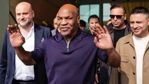 Mike Tyson İstanbul'da derbi sorusuna Brezilya ve Arjantin yanıtı verdi