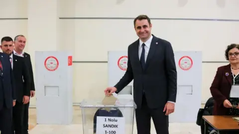 Yeni Parti İzmir Kongresi tamamlandı: Çağatay Güç 408 oyla il başkanı seçildi