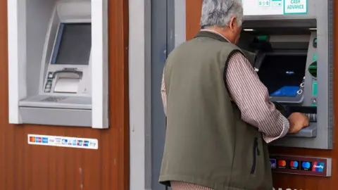 Memur Emeklilerine 25 Bin 153 TL Seyyanen Zam Teklifi TBMM'de!