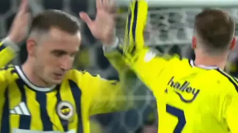 Fenerbahçe'de Kerem Aktürkoğlu'na tribünlerden tepki!