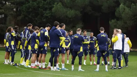Dirk Kuyt, Fenerbahçe'de ilk idmanına çıktı