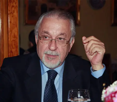 Köşe / Gökyüzünün Ardında: Havalimanlarının Yorgun çalışanları