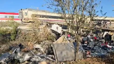 İspanya’da hızlı tren faciası: Onlarca ölü, yüzden fazla yaralı var