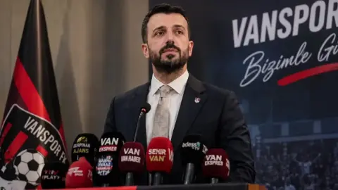 Vanspor Başkanı’ndan milletvekilleri ve belediye başkanlarına tepki