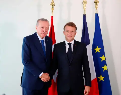 Cumhurbaşkanı Erdoğan, Macron'u COP31'e davet etti