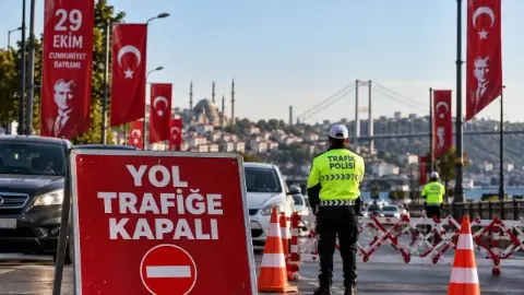 İstanbul'da 103. yıl Cumhuriyet Bayramı için Vatan Caddesi trafiğe kapatıldı
