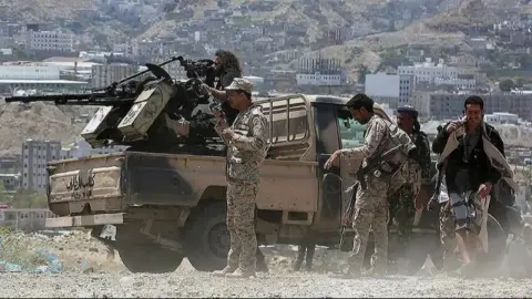 Yemen ordusu son 24 saatte 749 saldırıda 239 Husi'yi etkisiz hale getirdi