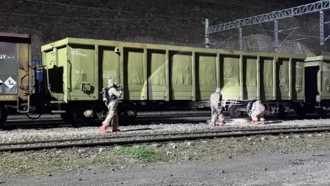 Yük treninde kimyasal alarm! Nitrik asit sızdıran vagon karantinaya alındı