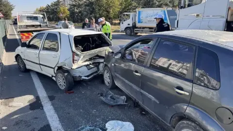 Nevşehir’de 5 Aracın Karıştığı Zincirleme Kazada 2 Yaralı