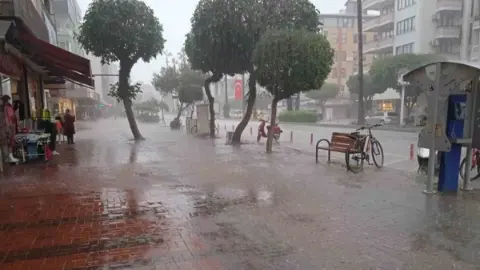 Antalya ve Alanya’da Hava Değişiyor: Sağanak ve Sıcaklık Düşüşü