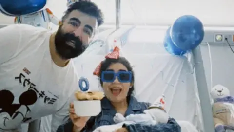 Zeynep Çamcı Barselona’da anne oldu: Bebeğinin ismi Can Miro