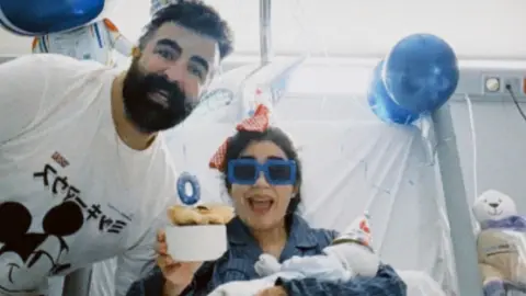 Zeynep Çamcı Barselona’da anne oldu: Bebeğinin ismi Can Miro