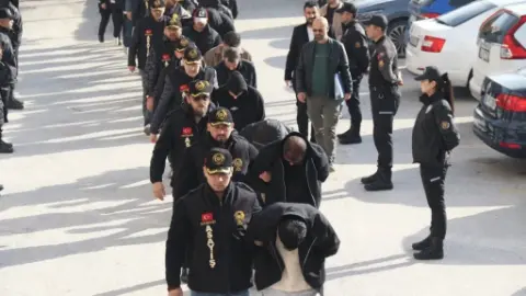 Eskişehir Merkezli Fuhuş Operasyonu: 17 Şüpheli Adliyede
