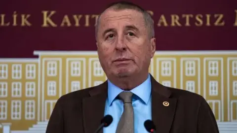 Hakan Şeref Olgun Şehit Öğretmen Neşe Alten ve Babasını Rahmetle Andı