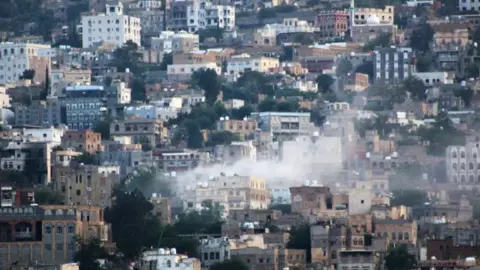 Taiz’de Çatışmalar Şiddetlendi: Hükümet ve Husilerden Açıklama