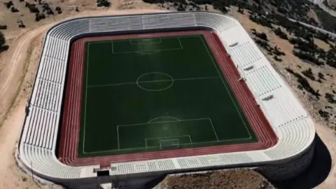 Ermenek’teki Yeni Stadyum Yatırımı Akşehir’de Tartışma Yarattı