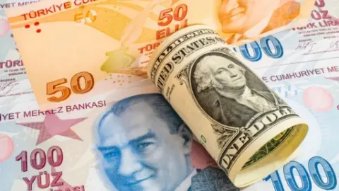 Döviz Kurlarında Merkez Bankası Beklentisi: Piyasalar Hareketli