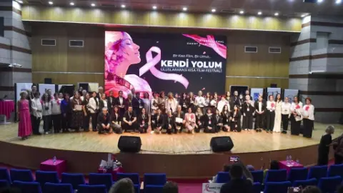 Sanatın Diliyle Meme Kanserinde Erken Tanı Farkındalığı