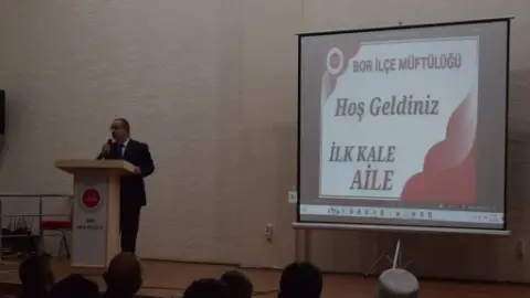 Niğde Bor’da ‘İlk Kale: Aile’ Konferansı Yoğun Katılımla Yapıldı