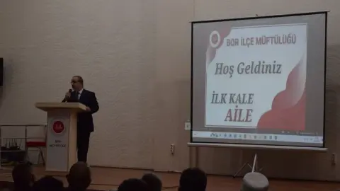 Niğde Bor’da ‘İlk Kale: Aile’ Konferansı Yoğun Katılımla Yapıldı