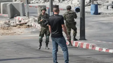 İsrail’in El Halil kuşatması sürüyor: Binlerce Filistinli yerinden edildi