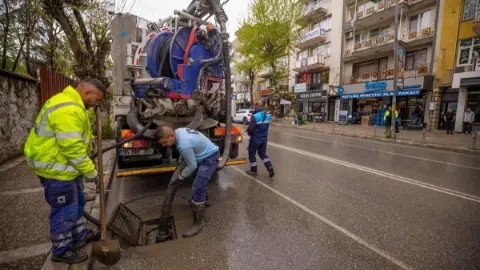 İZSU yağışa karşı 763 personel ve 366 araçla sahada önlem alıyor