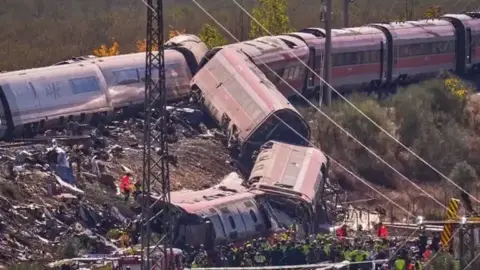İspanya’da Tren Faciası: 68 Ölü, Soruşturmada İhmal Şüphesi