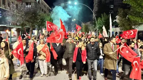 Karaman’daki Cumhuriyet yürüyüşünde ses sistemi krizi çıktı