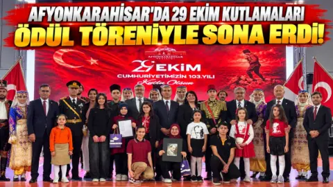Afyonkarahisar’da Cumhuriyet’in 103. yılı törenlerle kutlandı