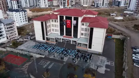 Sivas’ta 850 Öğrenci Cumhuriyet Bayramı İçin Gösteri Düzenledi