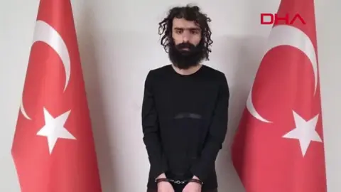 MİT operasyonuyla yakalanan DEAŞ’lı Uğur Bahadır Türkiye’ye getirildi