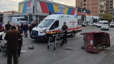 Karaçay Mahallesi’nde iki motosiklet çarpıştı: Kaza anı kamerada