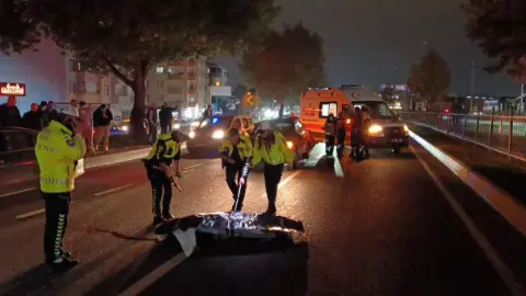 İnegöl’de Kara Yolundan Geçmeye Çalışan Yaya Kazada Can Verdi