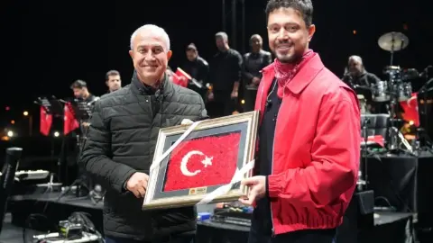 Alanya’da Cumhuriyet’in 103. Yılı Fener Alayı ve Konserle Kutlandı