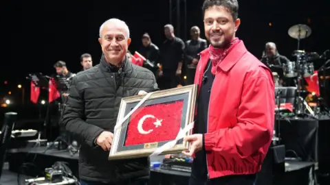Alanya’da Cumhuriyet’in 103. Yılı Fener Alayı ve Konserle Kutlandı