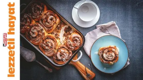 Sosyal medyanın yeni gözdesi: Sıvı krema hilesiyle tarçınlı çörek
