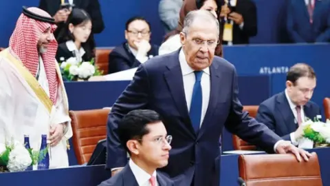 Zirvede Lavrov Krizi: Ülkeler Aile Fotoğrafında Yer Almak İstemiyor