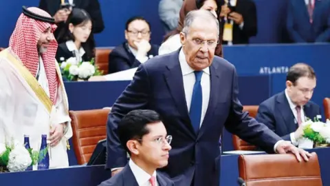Zirvede Lavrov Krizi: Ülkeler Aile Fotoğrafında Yer Almak İstemiyor