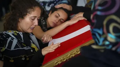 Marmara’da Batan Gemide Ölen Rahmi Temel İzmir’de Toprağa Verildi