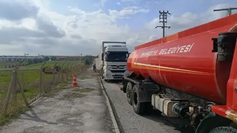 Mahmudiye Belediyesi Seyitgazi Boru Hattı Çalışmasını Destekliyor